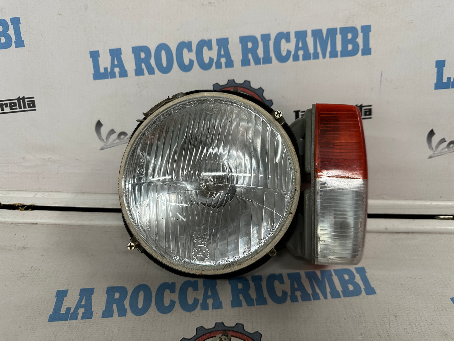 Faro Anteriore In Vetro Con freccia Lato SX sinistro Ape 600 / 601