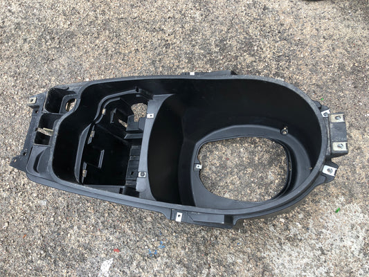 VANO PORTACASCO ORIGINALE GILERA RUNNER 50 / 575251