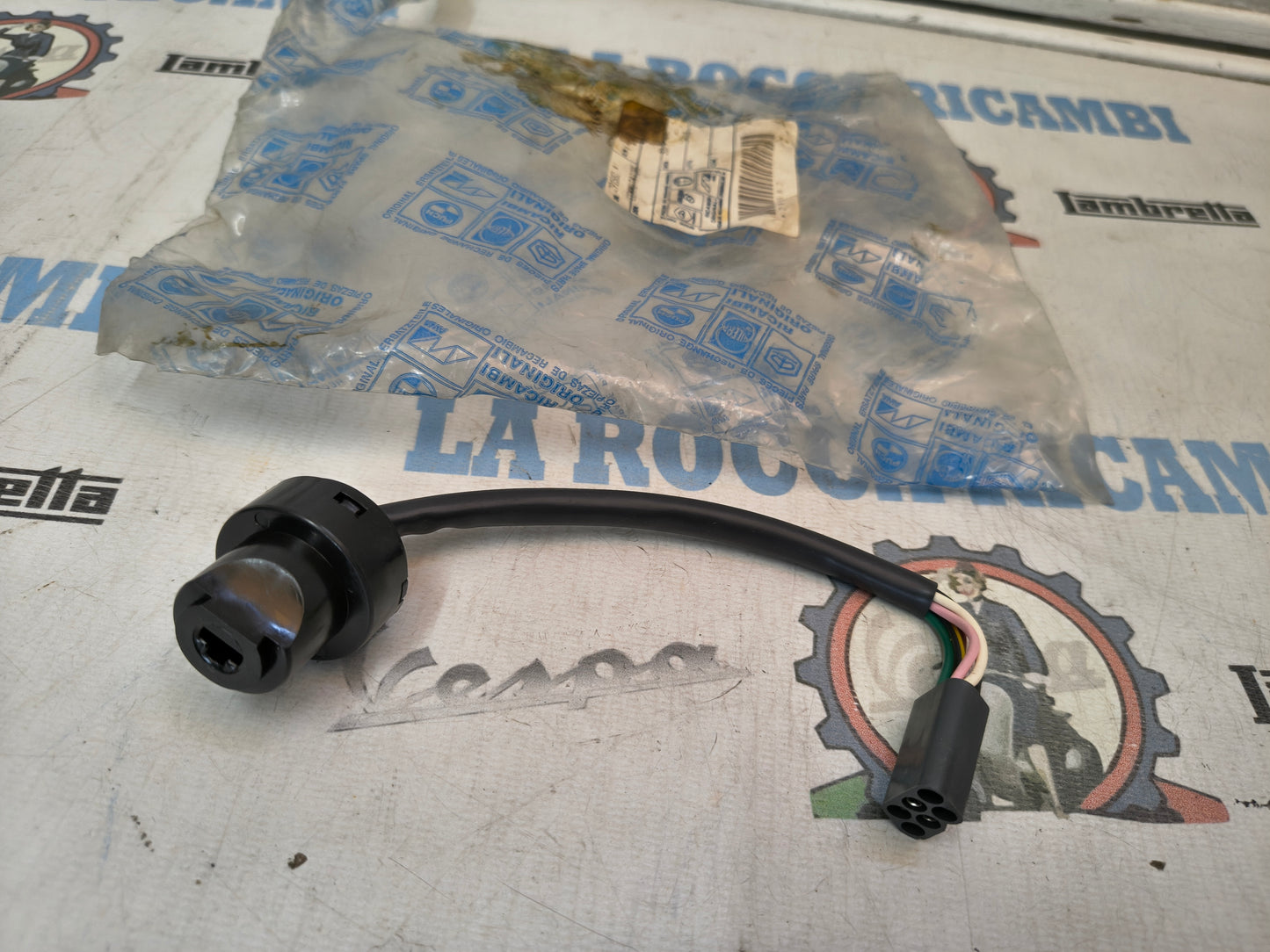 Commutatore accensione a chiave Piaggio Ape 50cc 291582 (6pin)