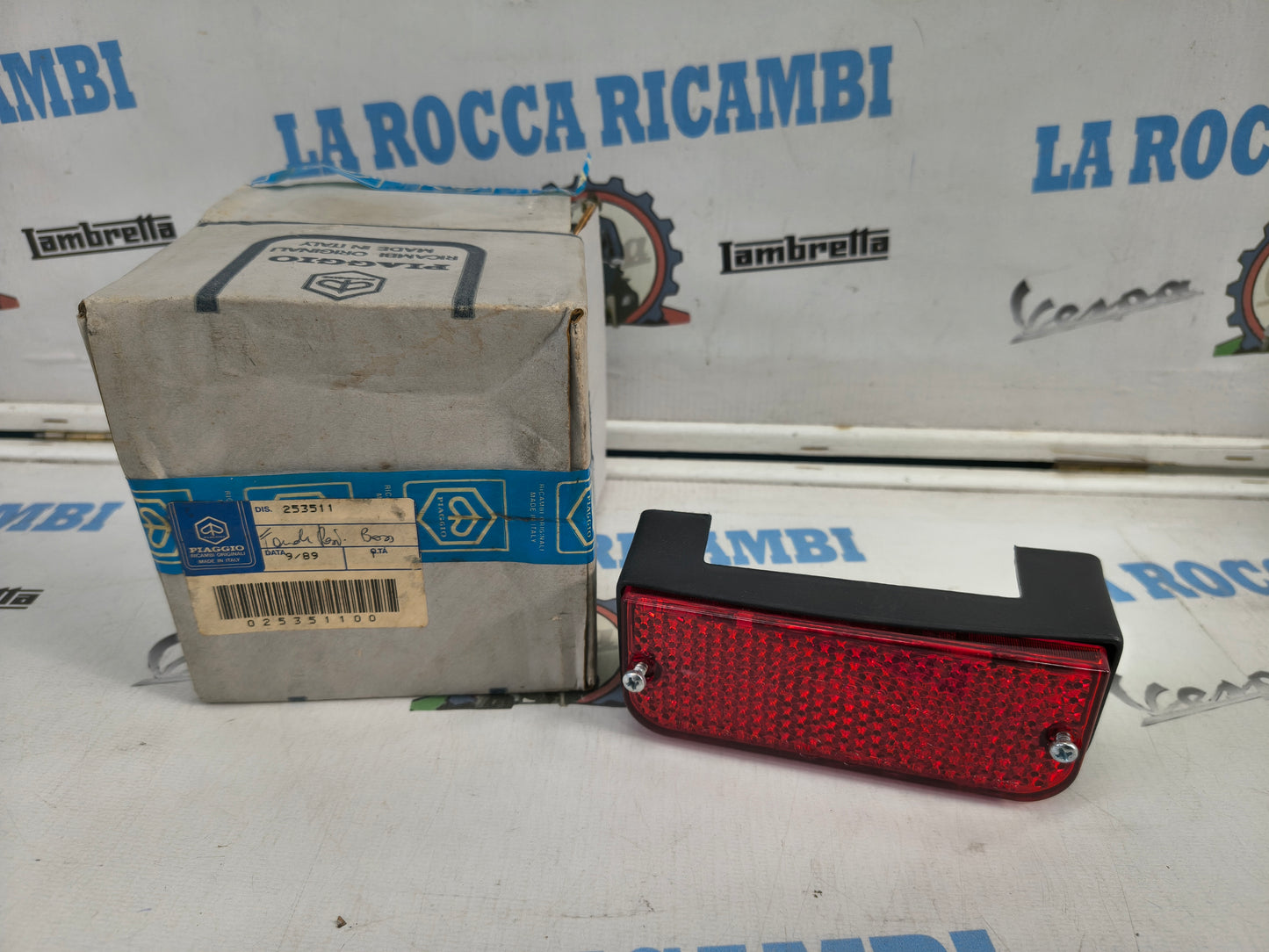 Fanalino posteriore PIAGGIO BOSS 253511