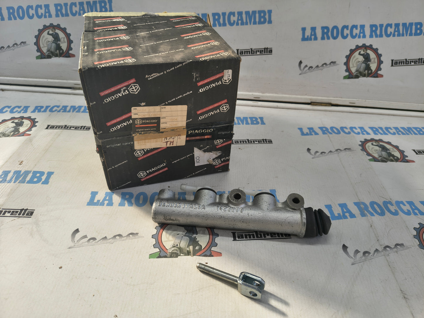 2495205 PIAGGIO POMPA FRENO PER APE TM P703 P703V FL2 420 ORIG. PIAGGIO
