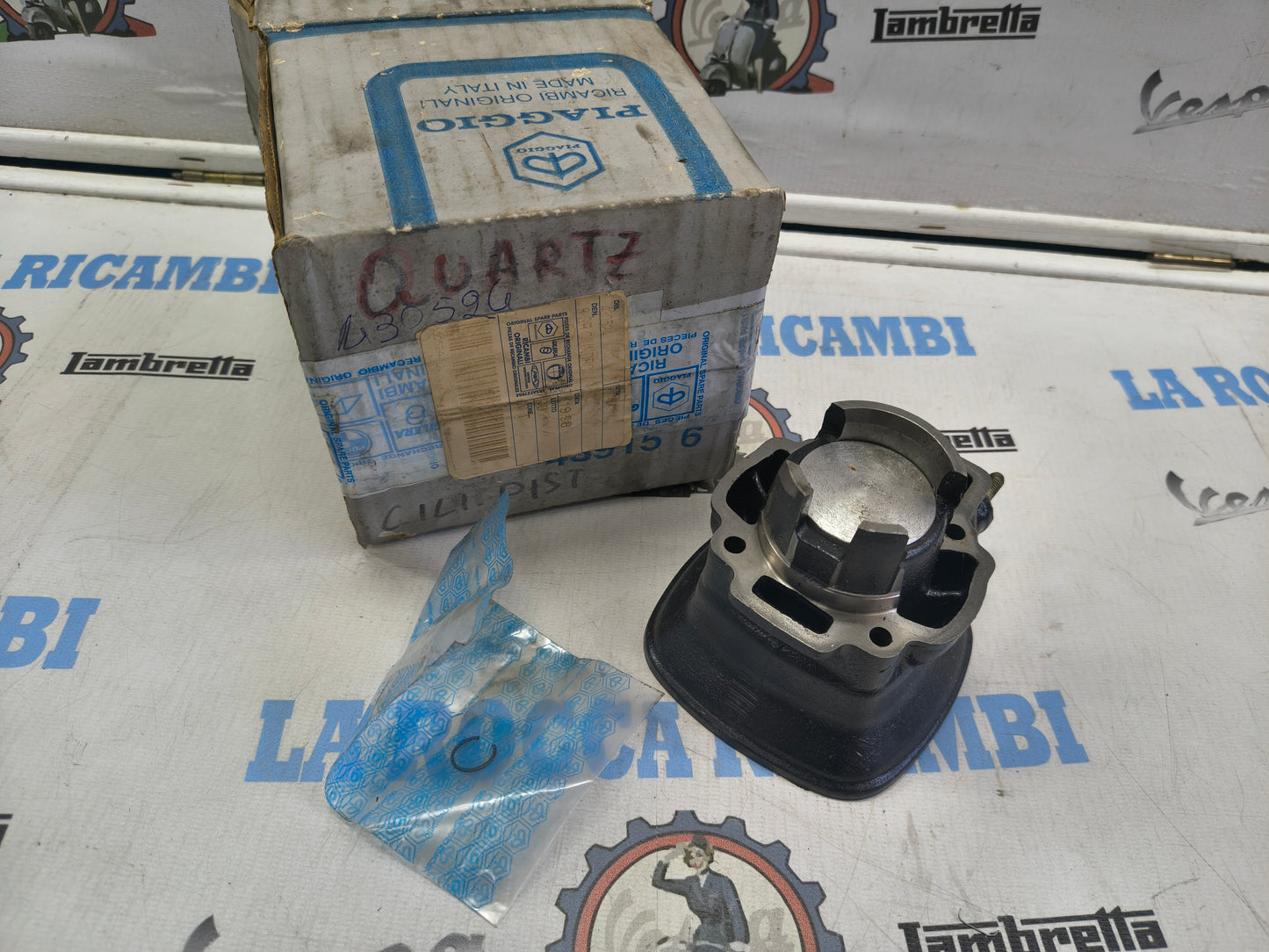 Gruppo termico / Cilindro e pistone PIAGGIO QUARTZ 50 ORIGINALE PIAGGIO 430524