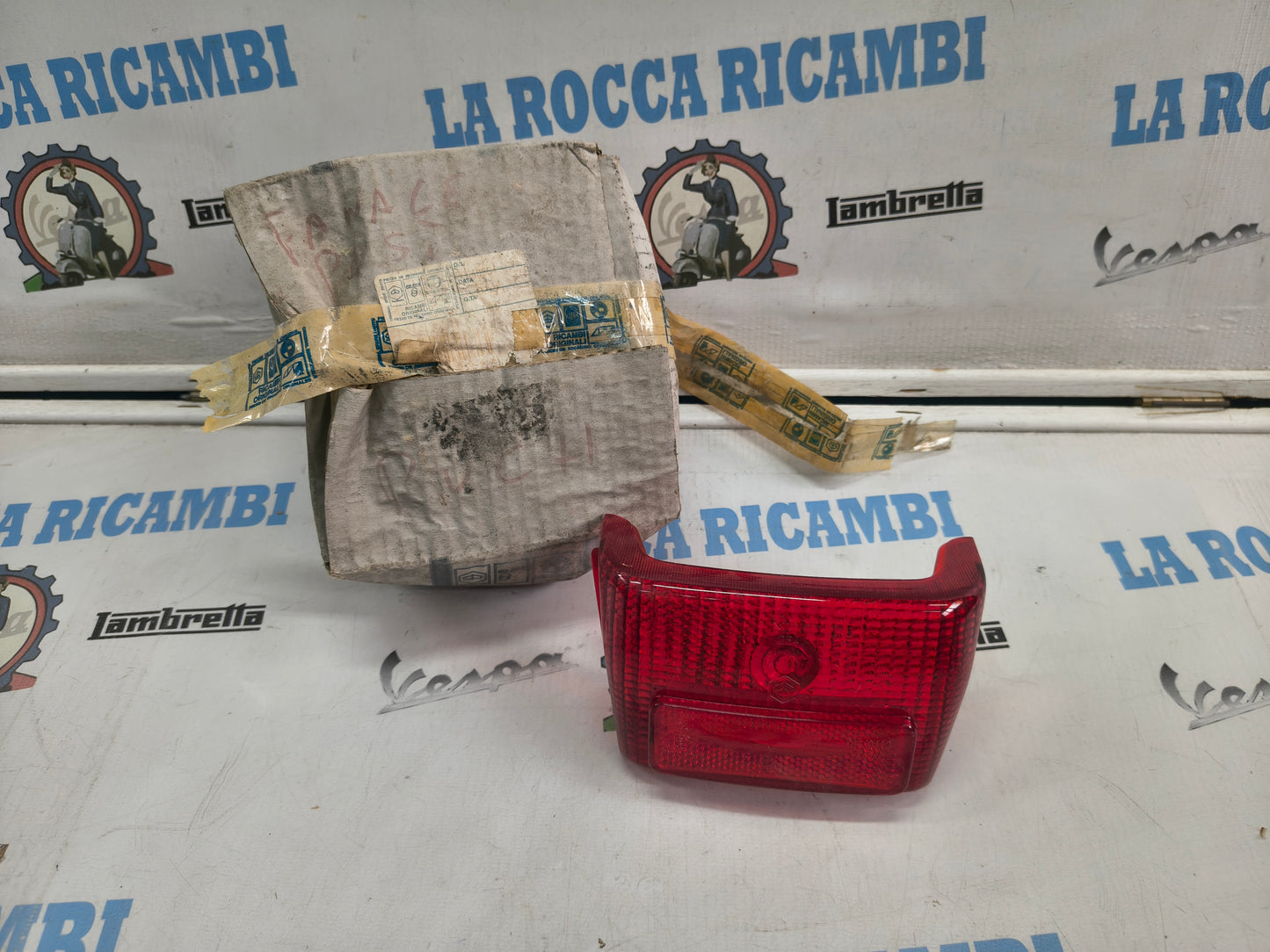 Plastica Fanalino PIAGGIO PUK 440854 Originale