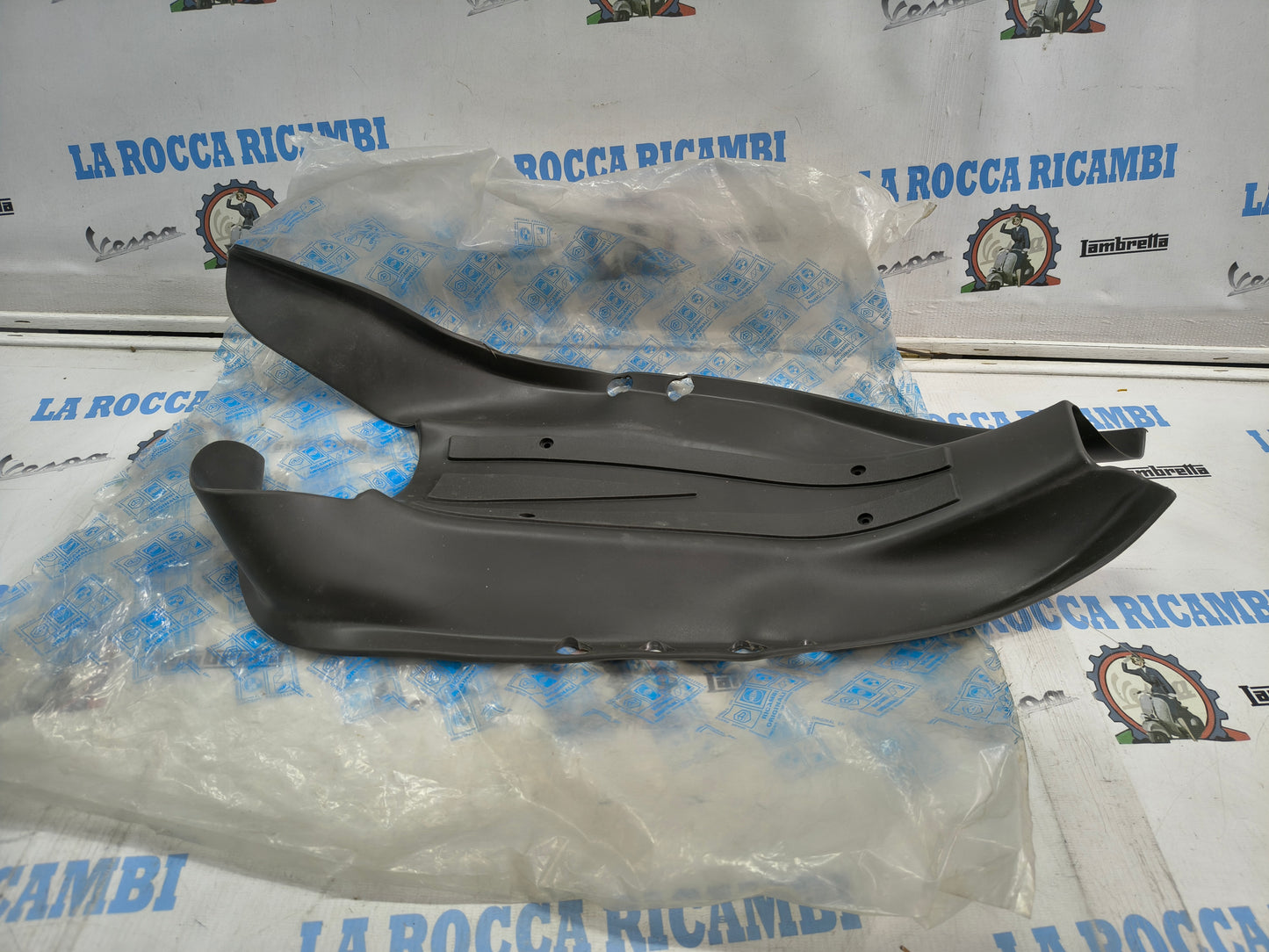 Tappeto Centrale Vespa HP / V / PK N Originale PIAGGIO 256840