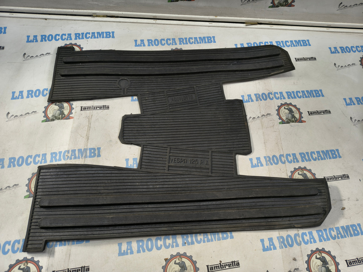 Tappeto Pedana Vespa PX 125 / 150 / 200 Fondo di magazzino