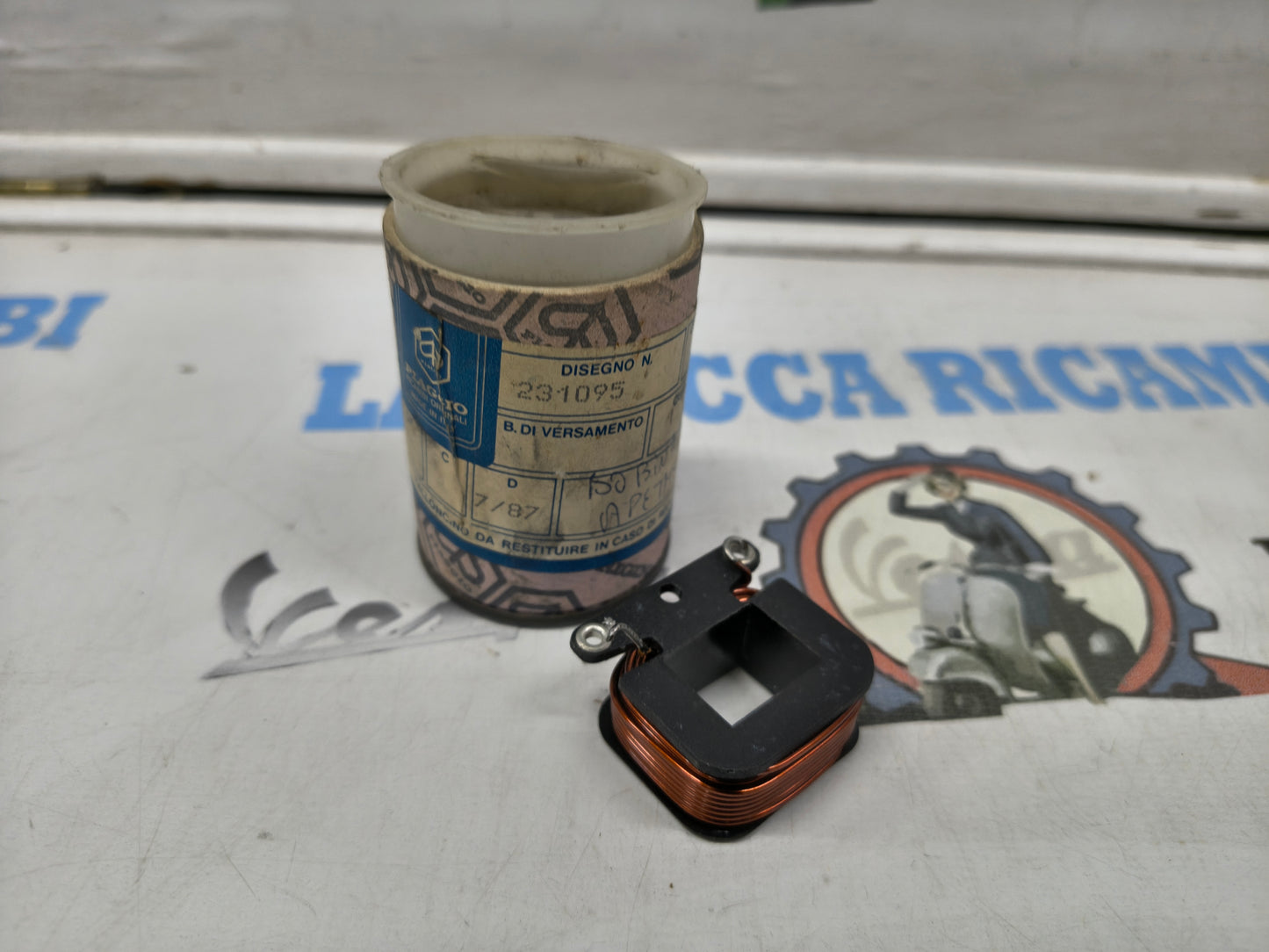 PIAGGIO BOBINA B.T. PIAGGIO VESPA PX - PK - COSA - APE 50 -- 231095