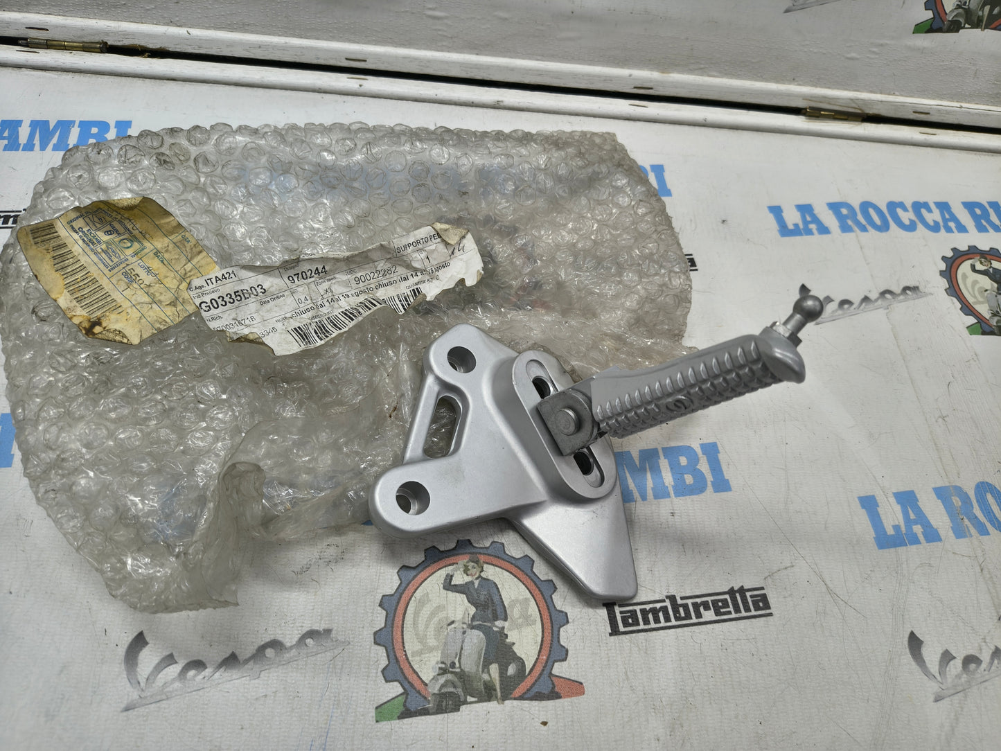 PEDANA DESTRA COMPLETA ORIGINALE PIAGGIO GILERA DNA CM012502 970244