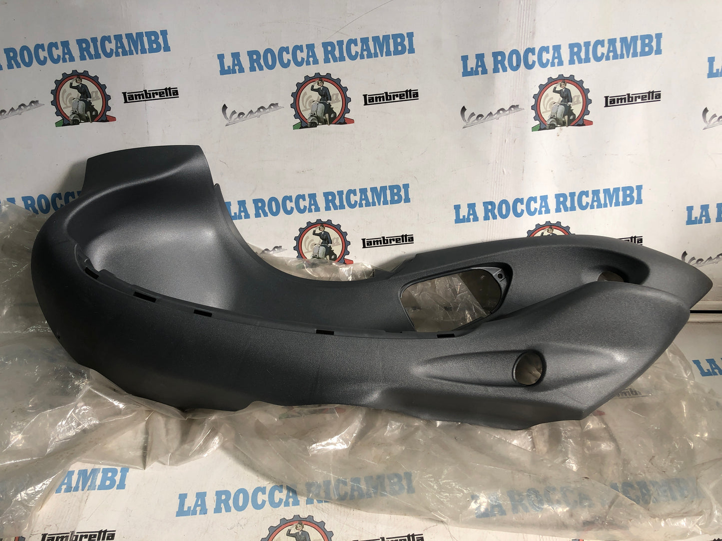 PEDANA SINISTRA CM01420300E8 GRIGIO CHIARO ORIGINALE PIAGGIO BEVERLY 500 2003