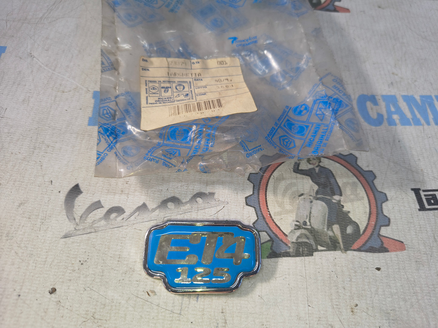 TARGHETTA ET4 125 PORTELLO VESPA PIAGGIO 573079