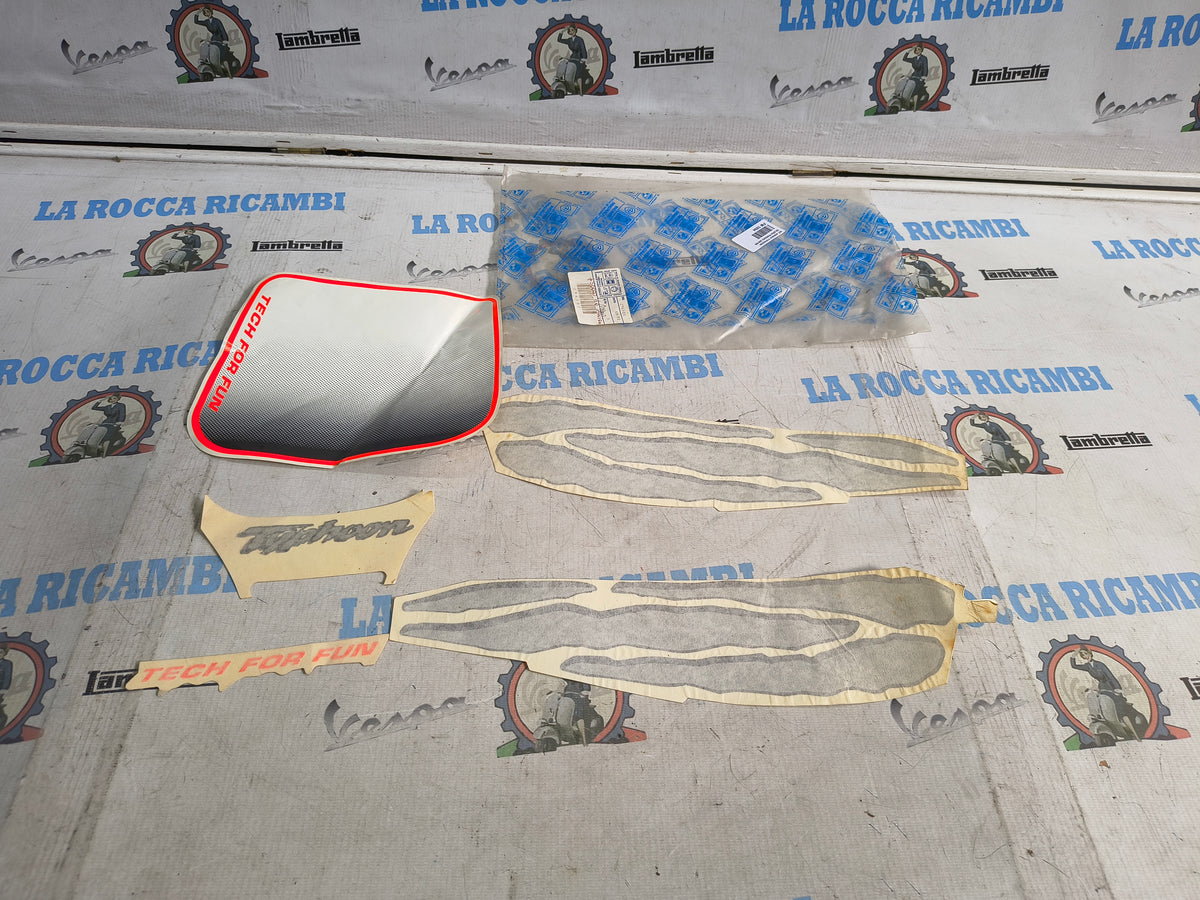 KIT ADESIVI TYPHOON GILERA PIAGGIO 296188