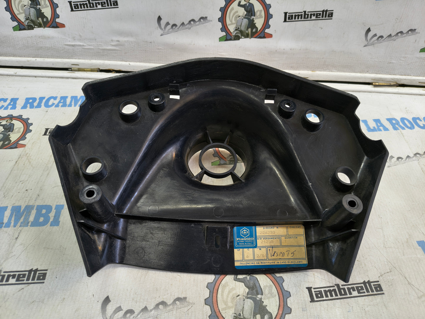Coperchio Sterzo Inferiore Vespa T5 PIAGGIO 226233