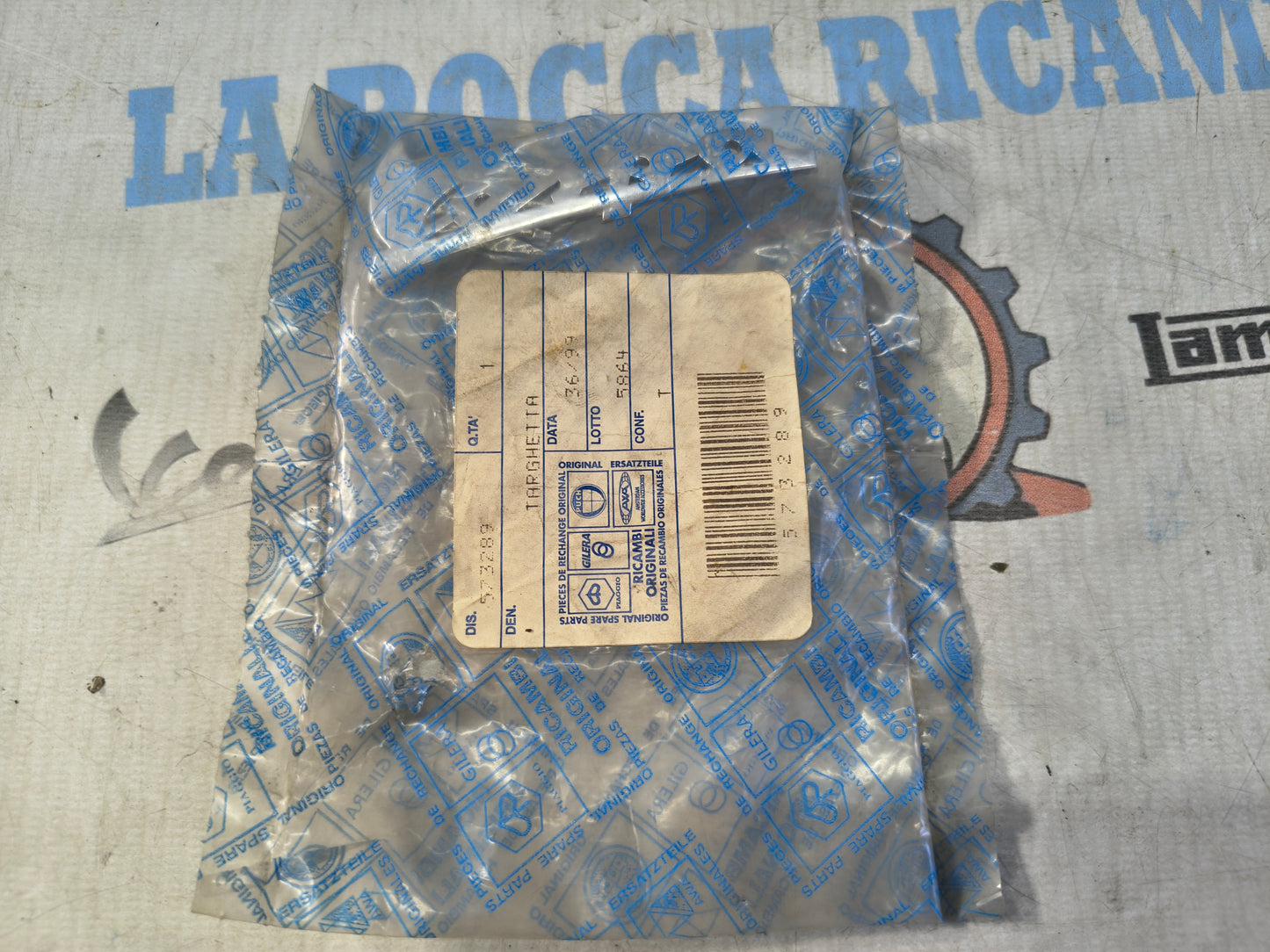 Targhetta Cromata Scudo Anteriore Piaggio Vespa PX ET2 ET4 573289