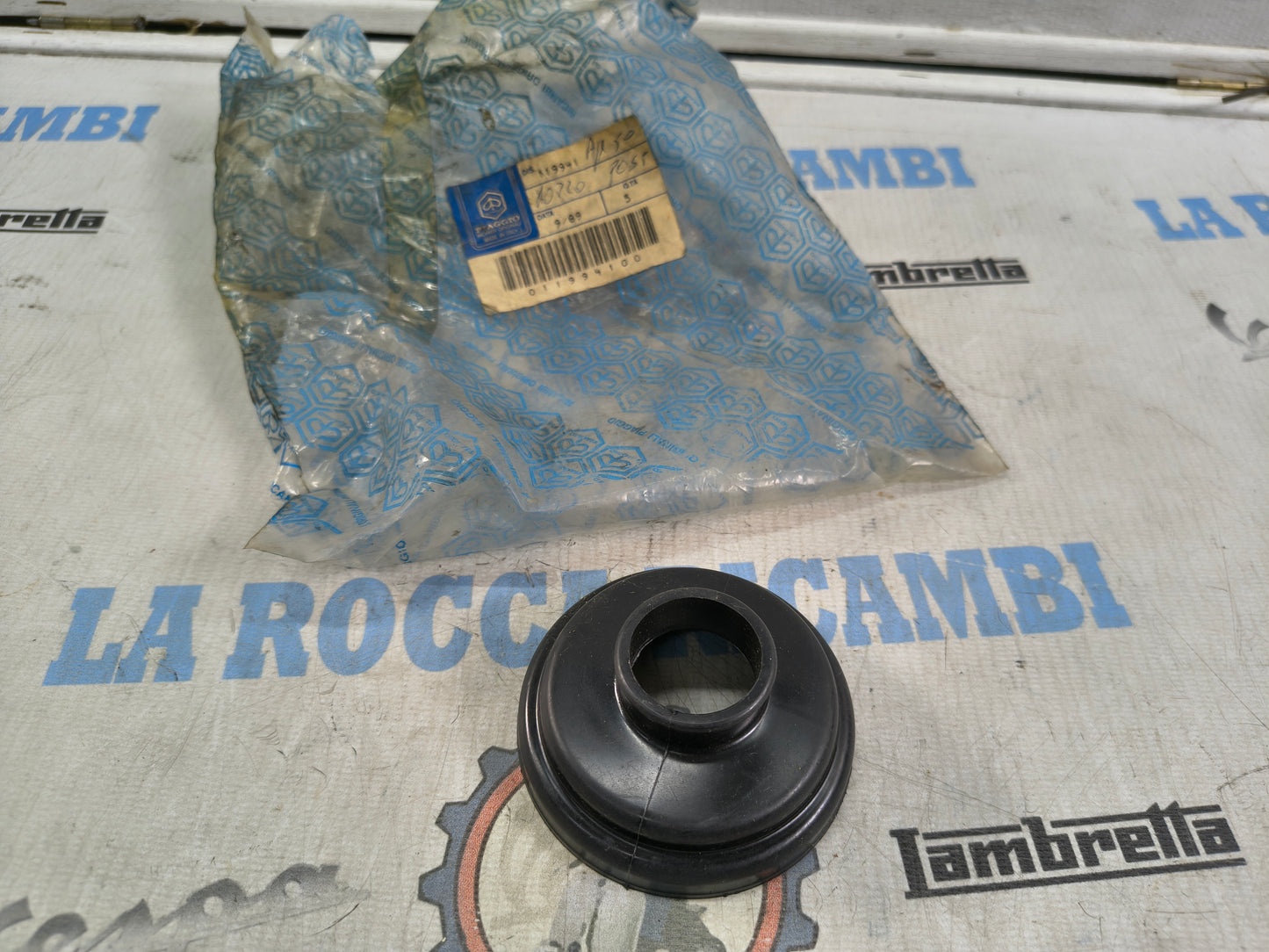 CUFFIA PARAPOLVERE X MOZZO RUOTA POST PIAGGIO APE 50 TUTTE LE VERSIONI 119941