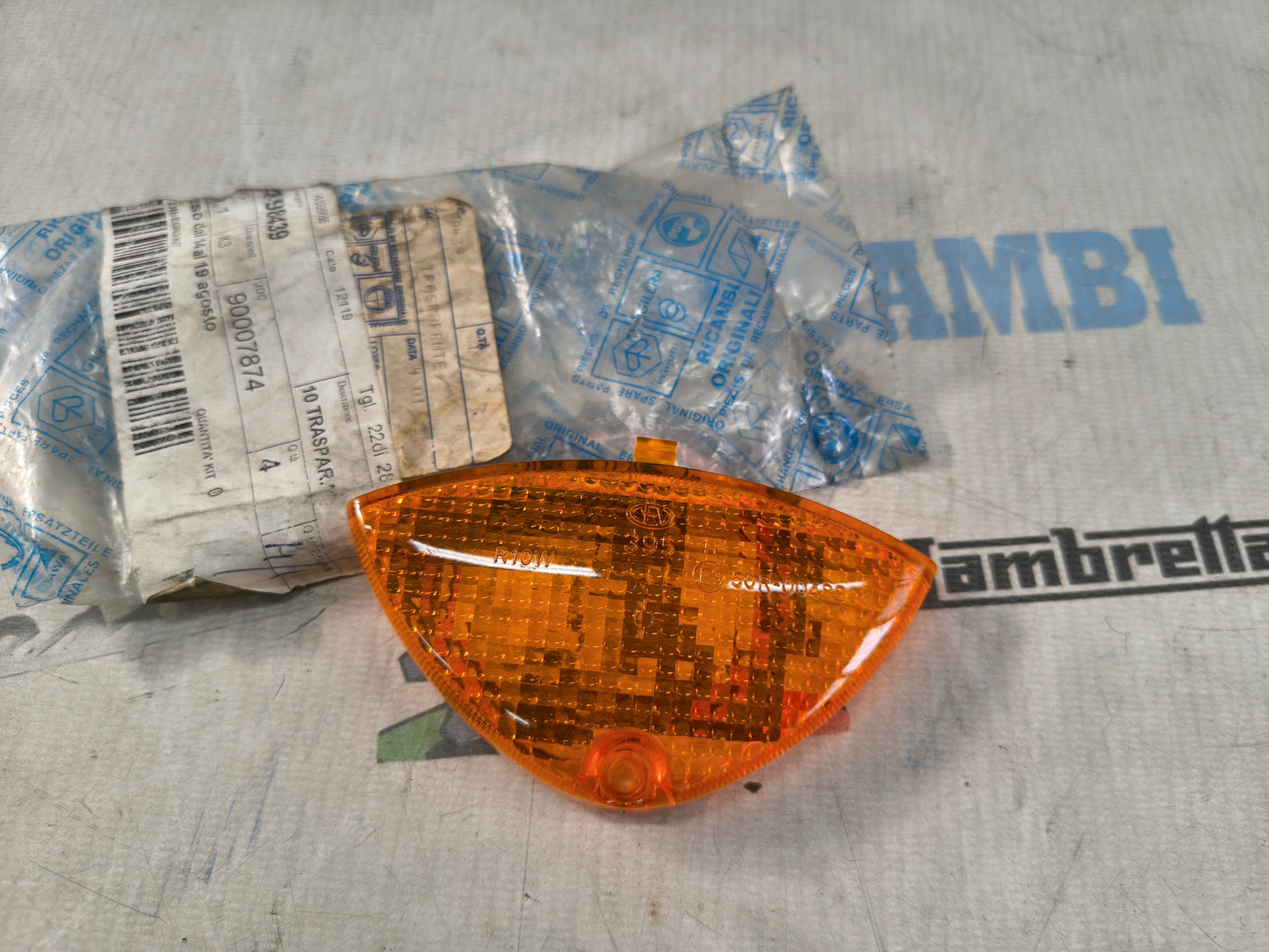 Plastica Freccia Anteriore PIAGGIO FREE DAL 1992 AL 1997 - 498439