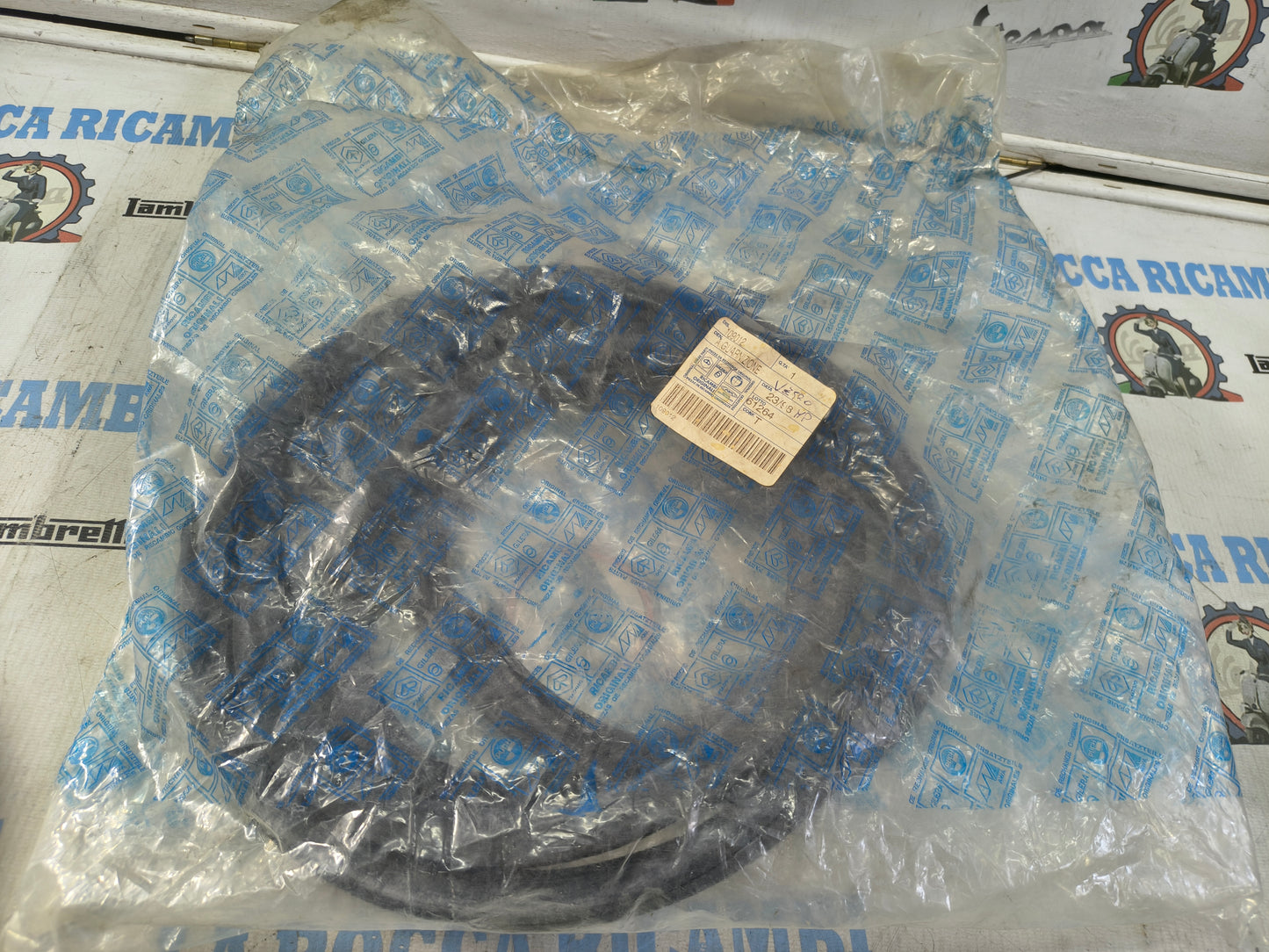 GUARNIZIONE PARABREZZA ANTERIORE APE MP 600 601 ORIGINALE 109012