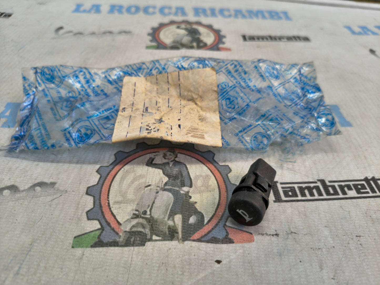 INTERRUTTORE PULSANTE CLACSON 58058R PIAGGIO Vari Modelli