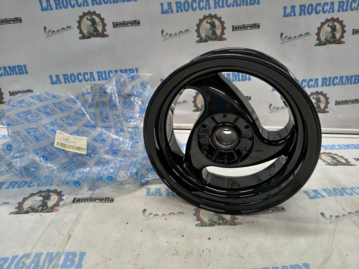 Cerchio ruota posteriore Nero PIAGGIO TYPHOON 272350