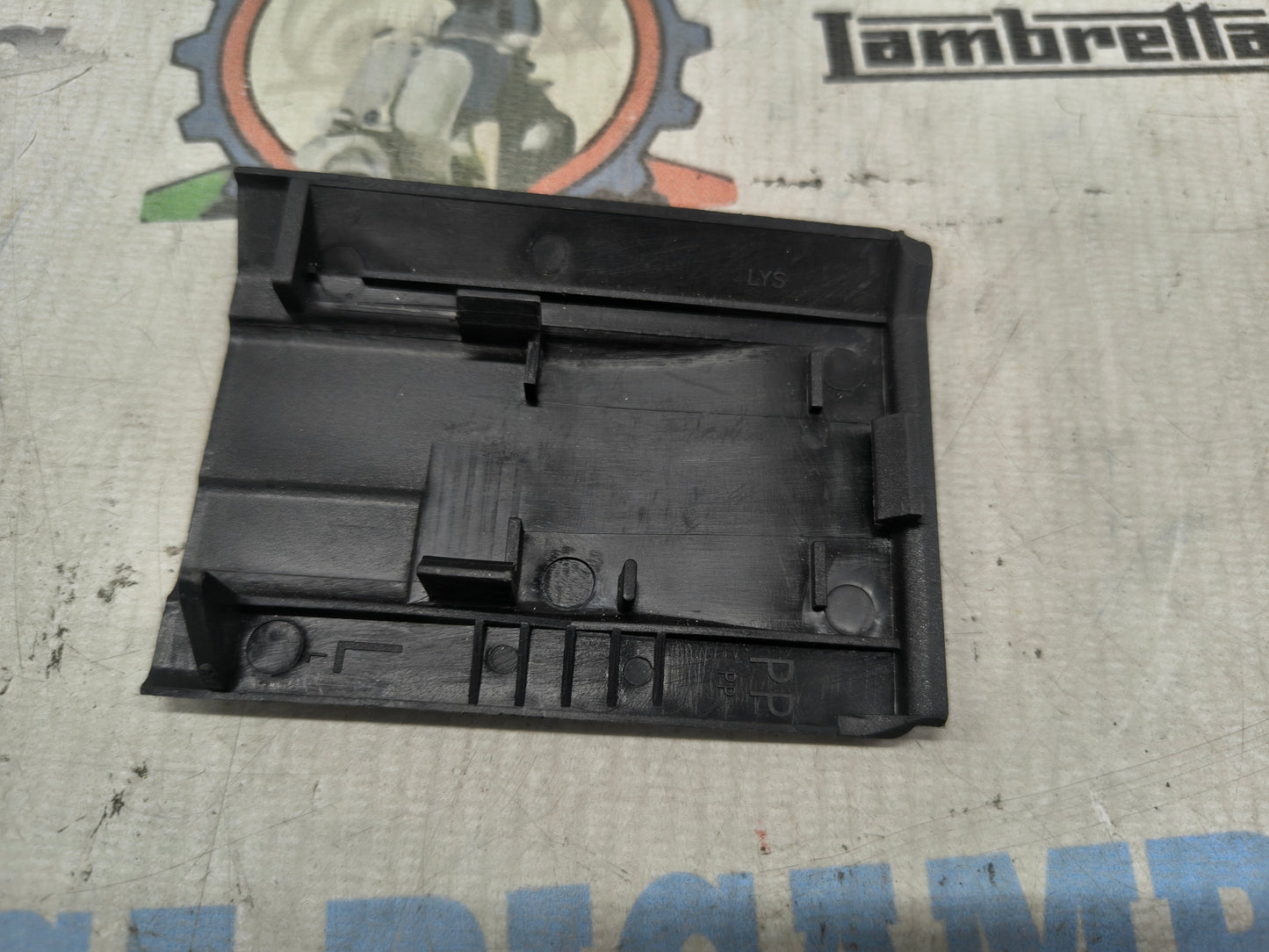 Coperchio finale guida porta scorrevole Piaggio Porter Van SX 7565287Z01000