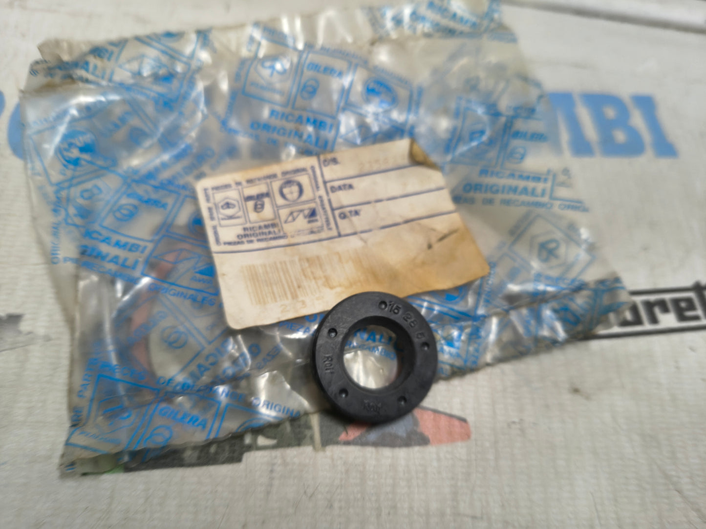 Paraolio 15 x 28 x 5 mm Originale PIAGGIO 235829