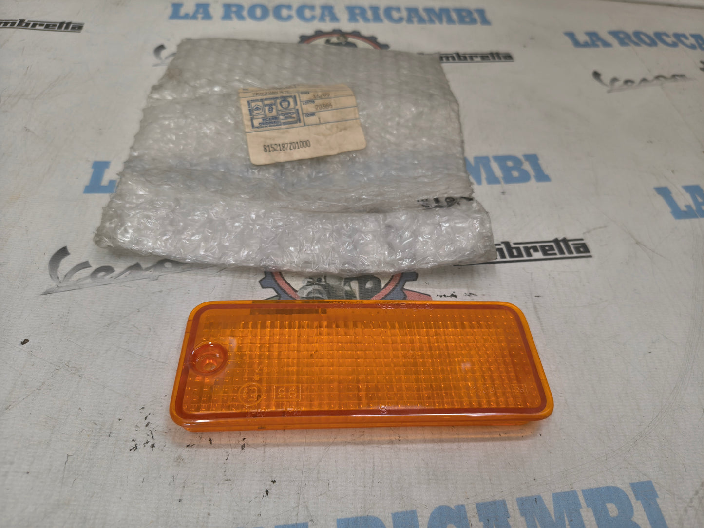 Plastica Freccia Anteriore Sinistra Originale Piaggio Porter 8152187Z01000