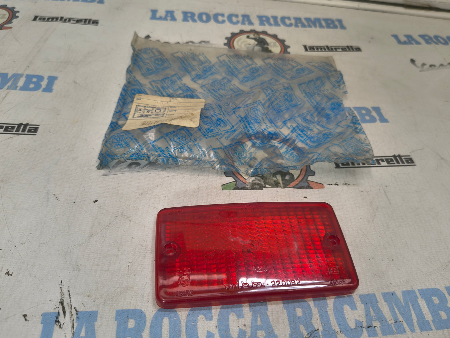 Plastica fendinebbia PIAGGIO PORTER 8121187Z01000