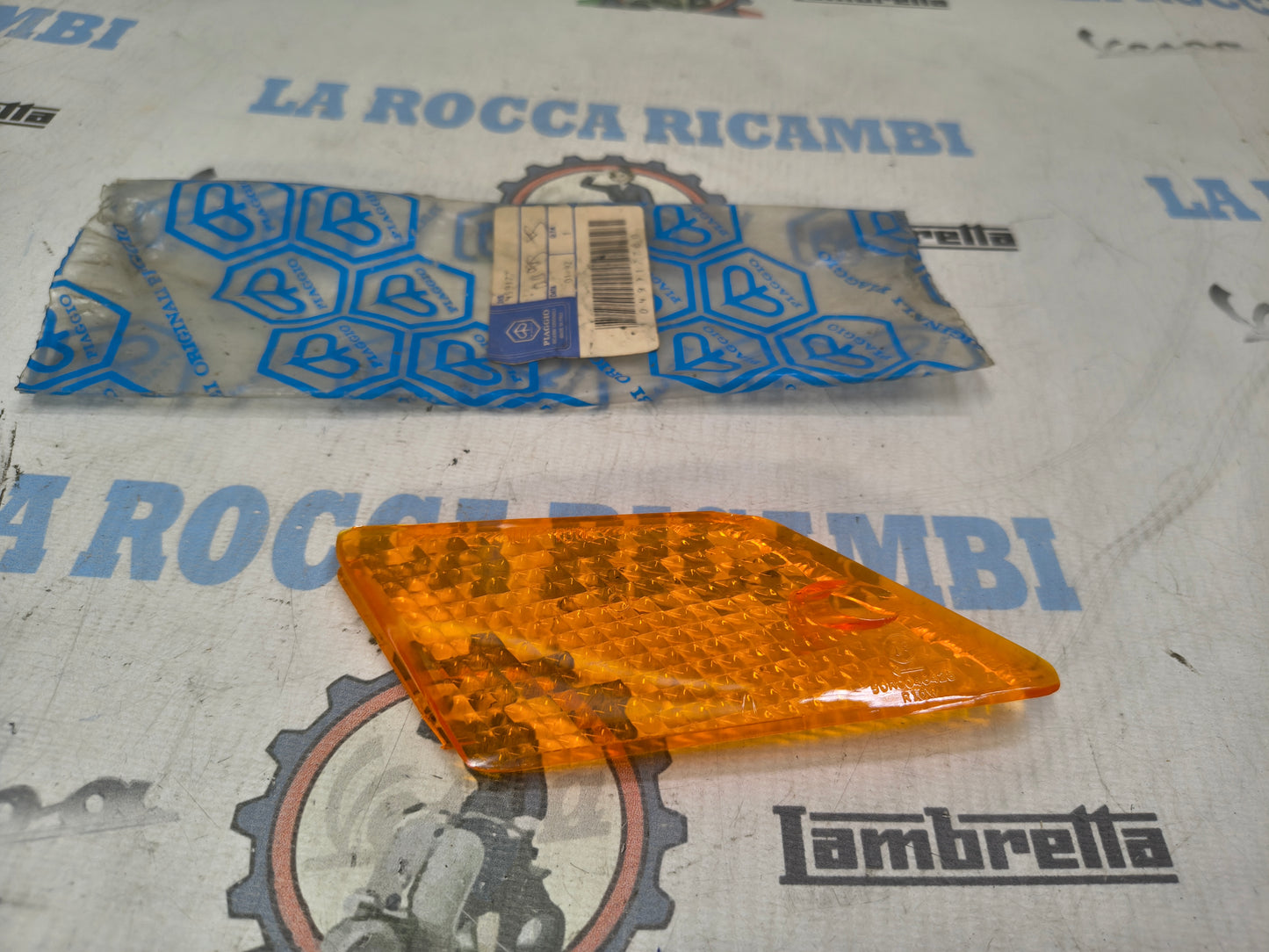 Plastica Freccia Anteriore Destra Piaggio Scatto 50 - 499177