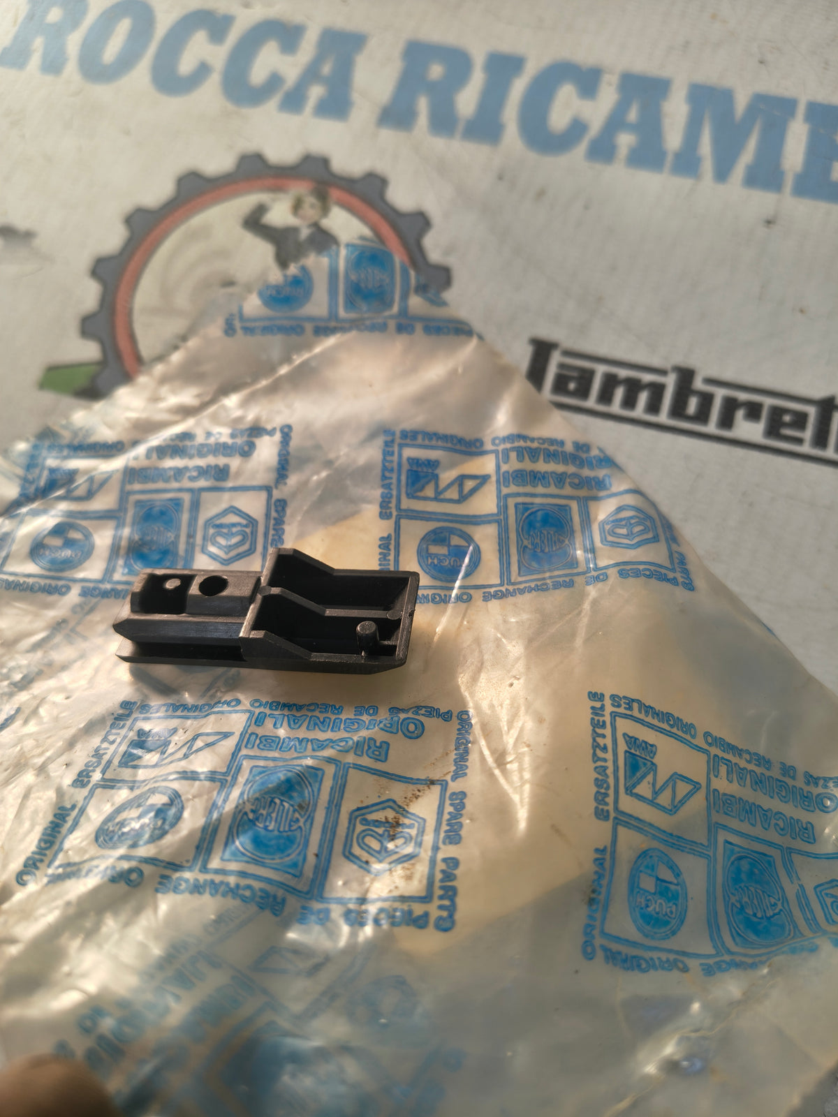 Terminale Puntale Striscia esterno Pedana Vespa PK 50 125 PIAGGIO 215414