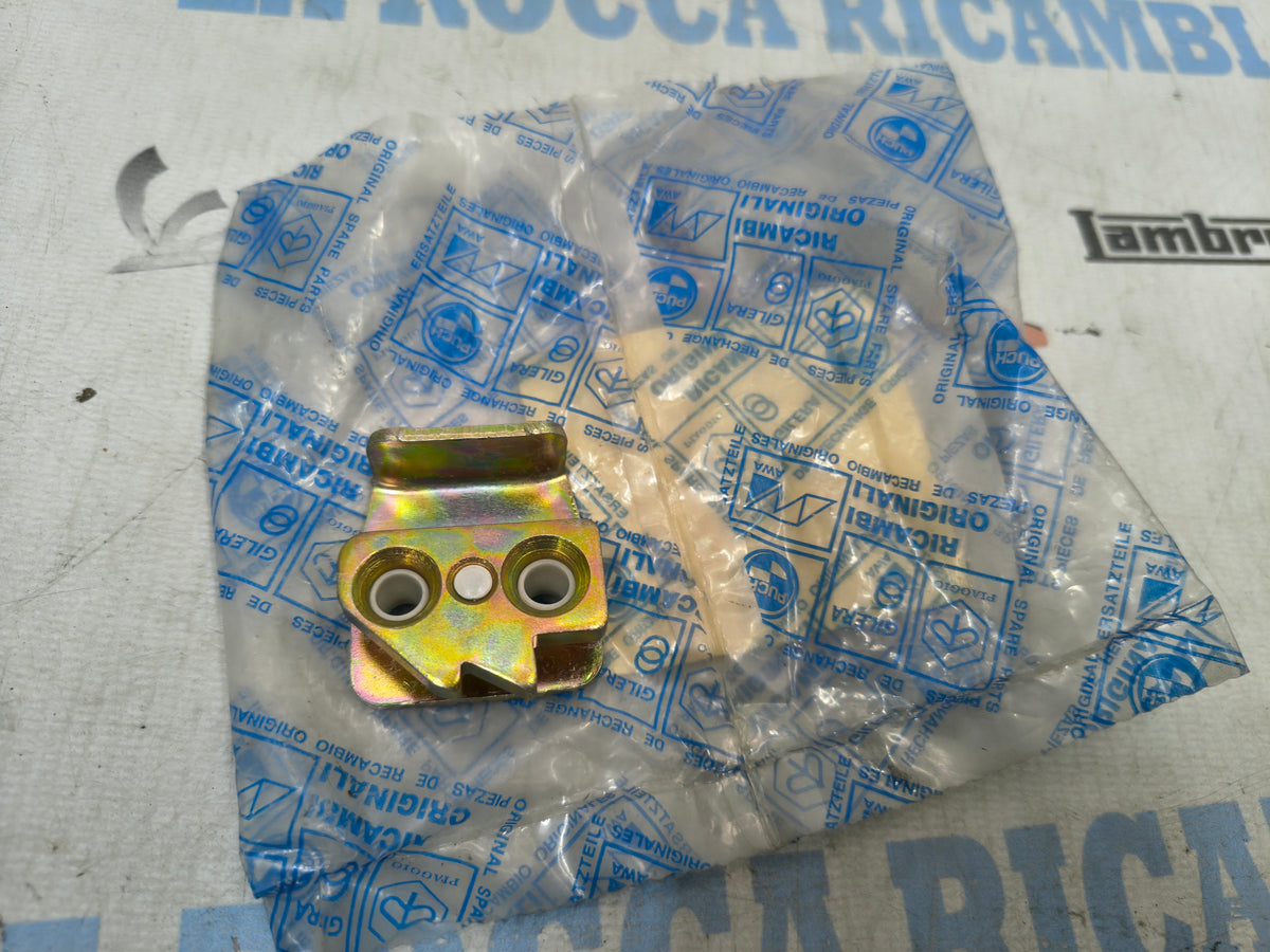 BLOCCHETTO CHIUSURA PORTA LATO SX PIAGGIO APE TM 213181