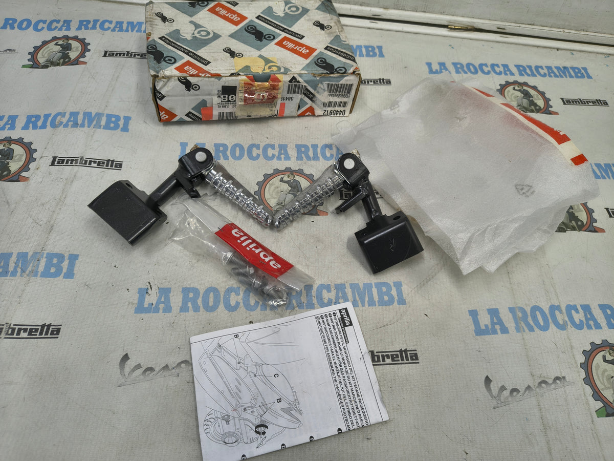Pedane poggiapiedi posteriori originali Aprilia SR 50 Restyling 8792157