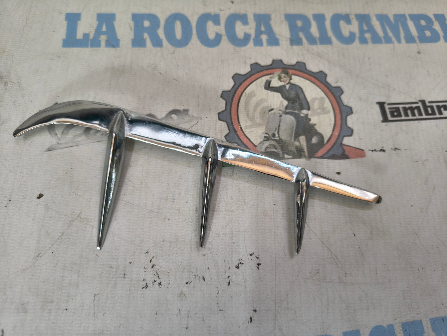 Fregio Lucido Sx Lambretta J 50 Deluxe