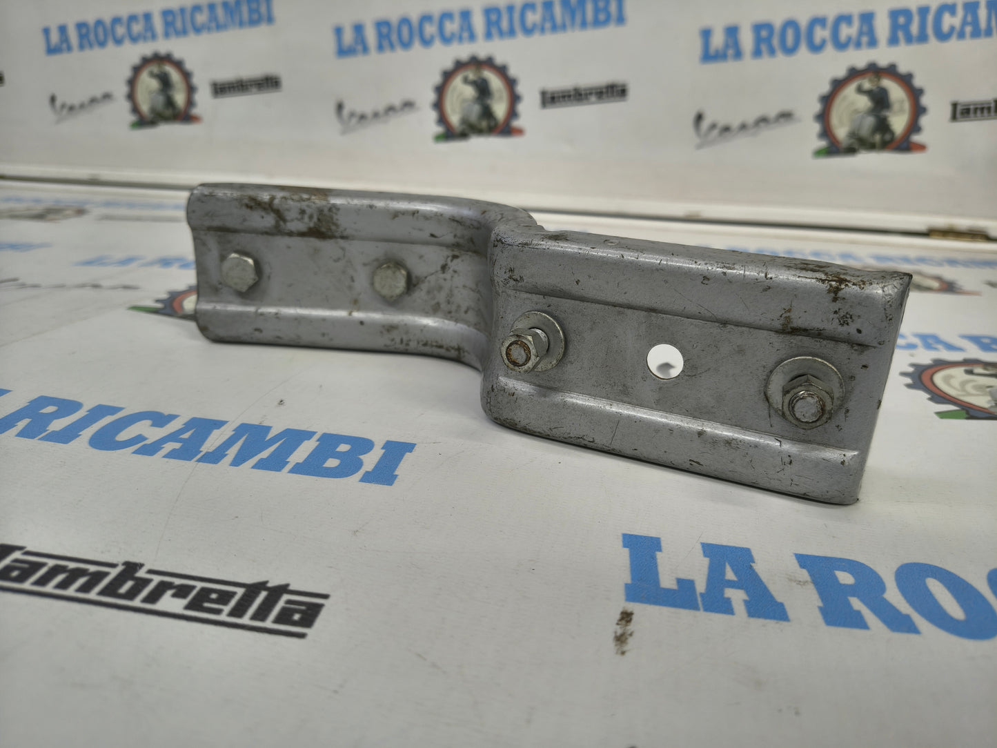 Porta ruota anteriore Vespa 50 N / L Per cerchio chiuso a 4 fori