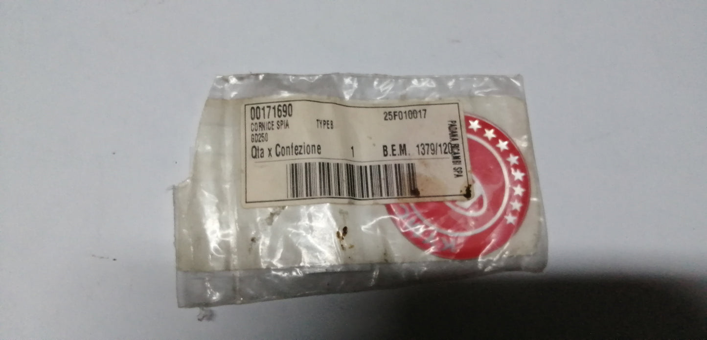 Emblema Rosso Coprimanubrio KYMCO GRAND DINK 125/150/250