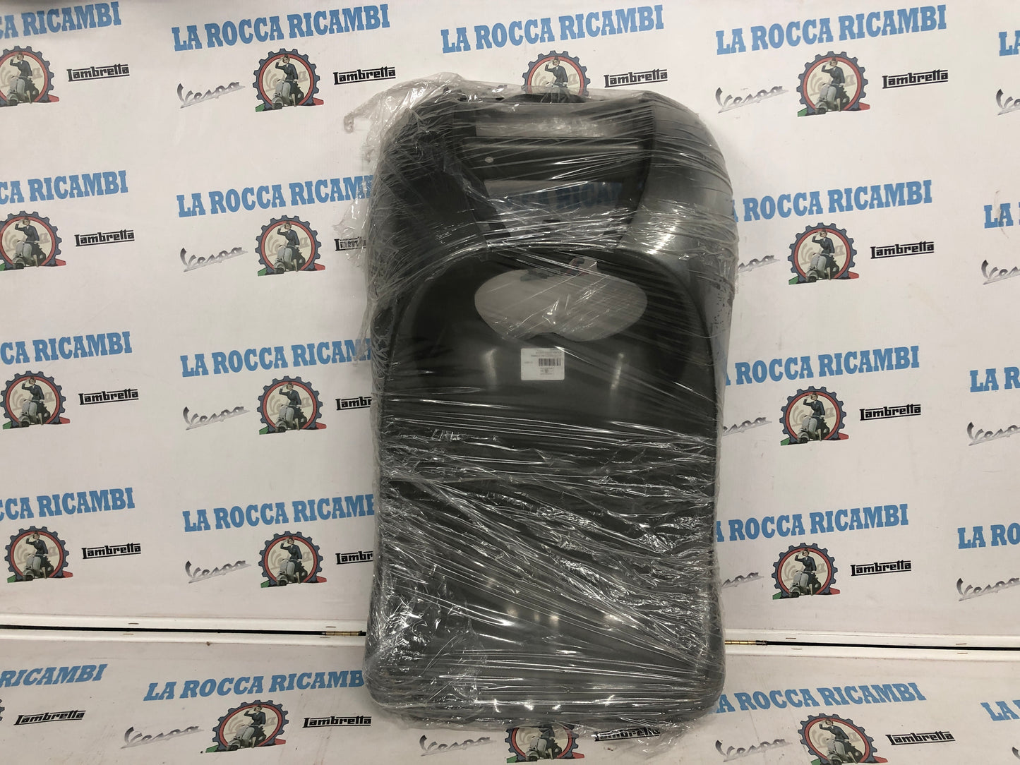 SCUDO ANTERIORE ESTERNO COLORE GRIGIO APRILIA SCARABEO