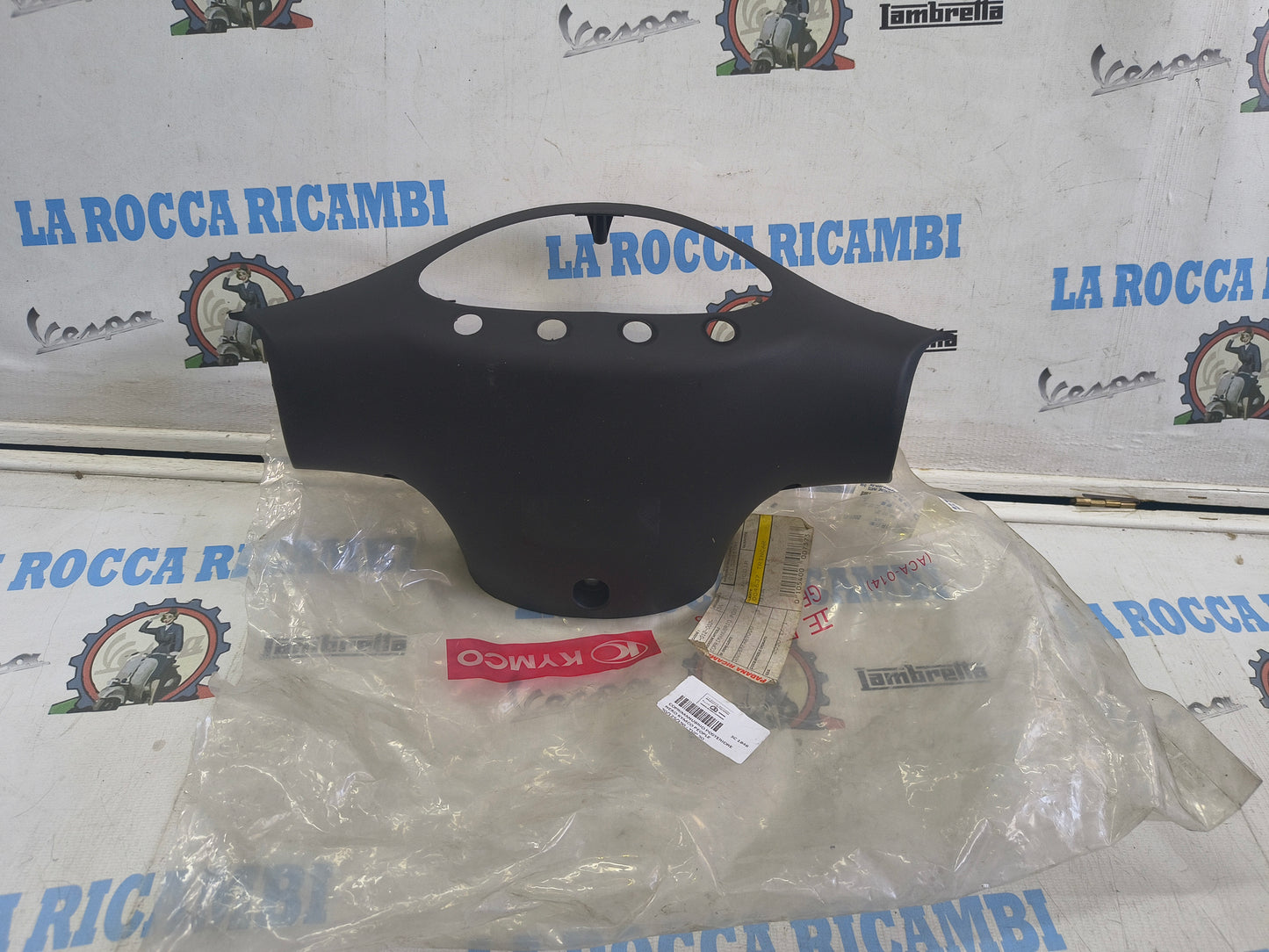 COPRIMANUBRIO POSTERIORE NERO KYMCO PEOPLE 50/125/150 - YUP 50 - 00152310N