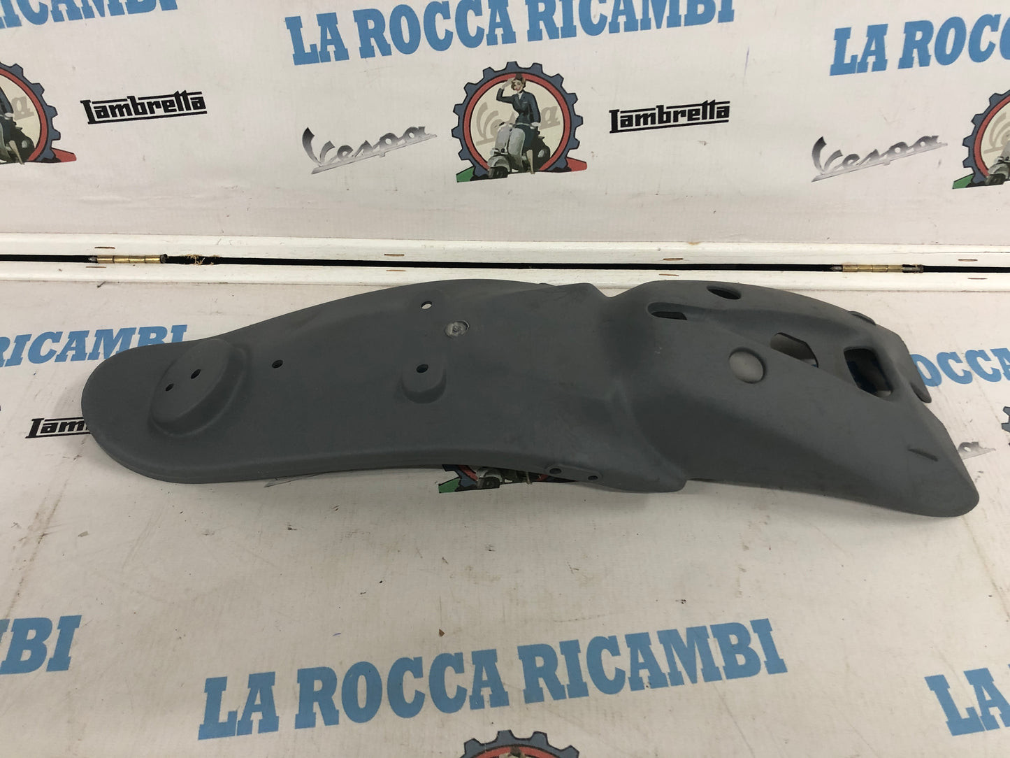 PARAFANGO POSTERIORE APRILIA SCARABEO