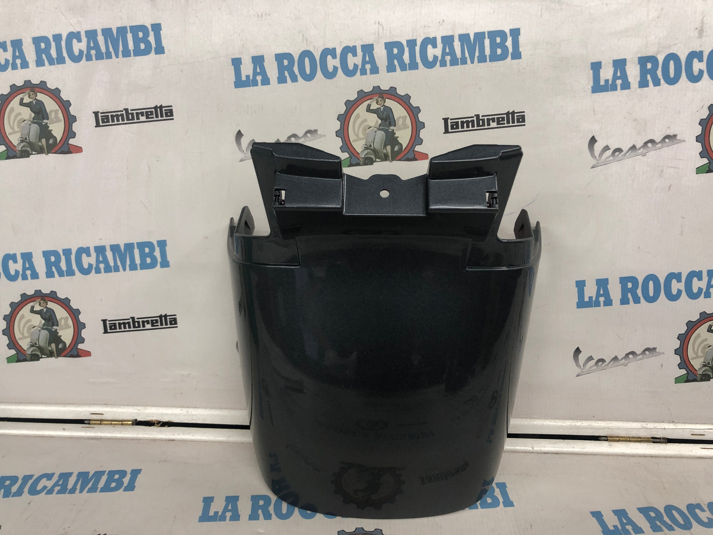 PARAFANGO ANTERIORE GRIGIO SCURO KYMCO PEOPLE 250