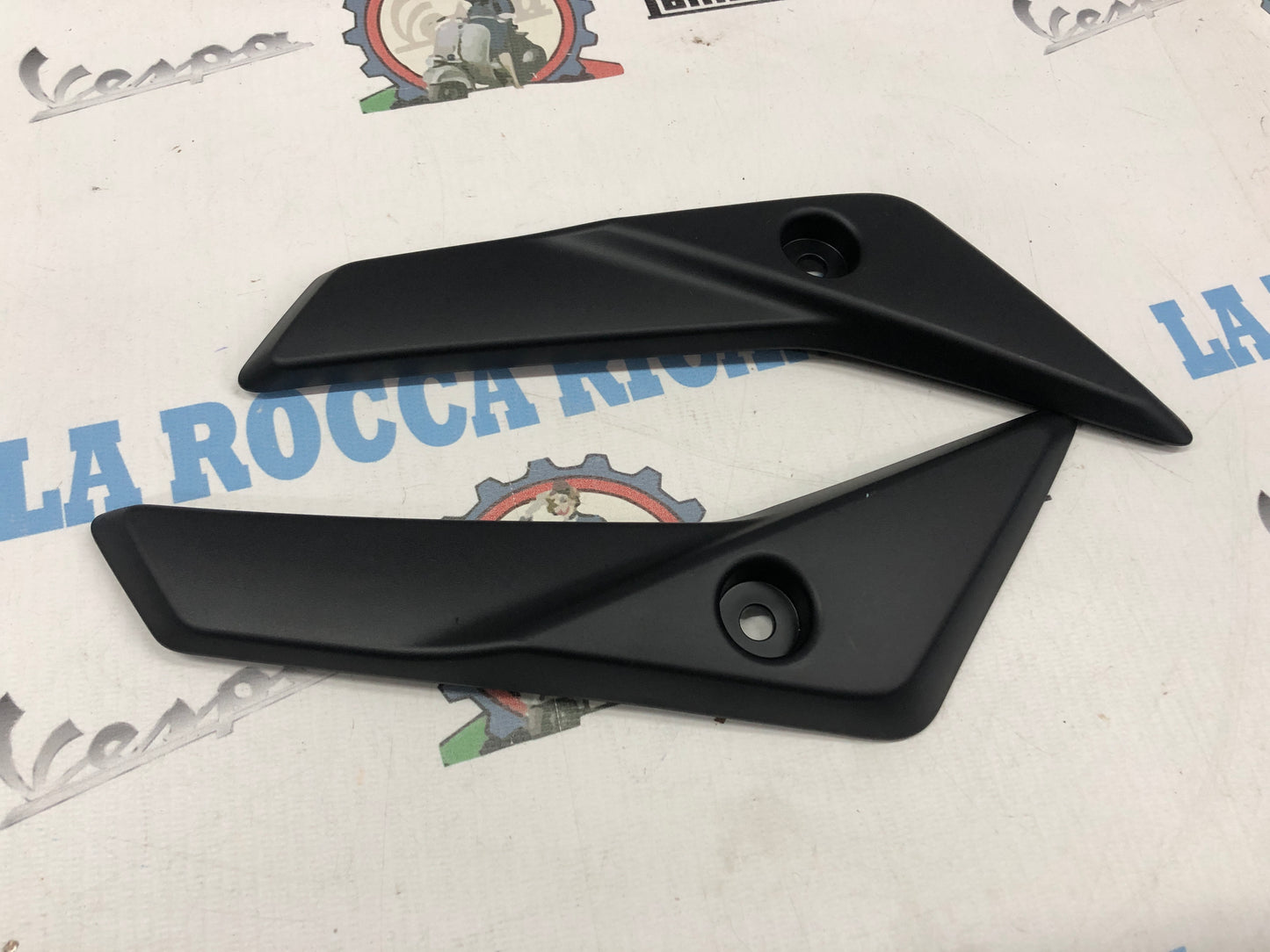 Coperchio Copri Viti Orig. Cupolino Parabrezza Yamaha Per T-Max Tmax 530 12>16