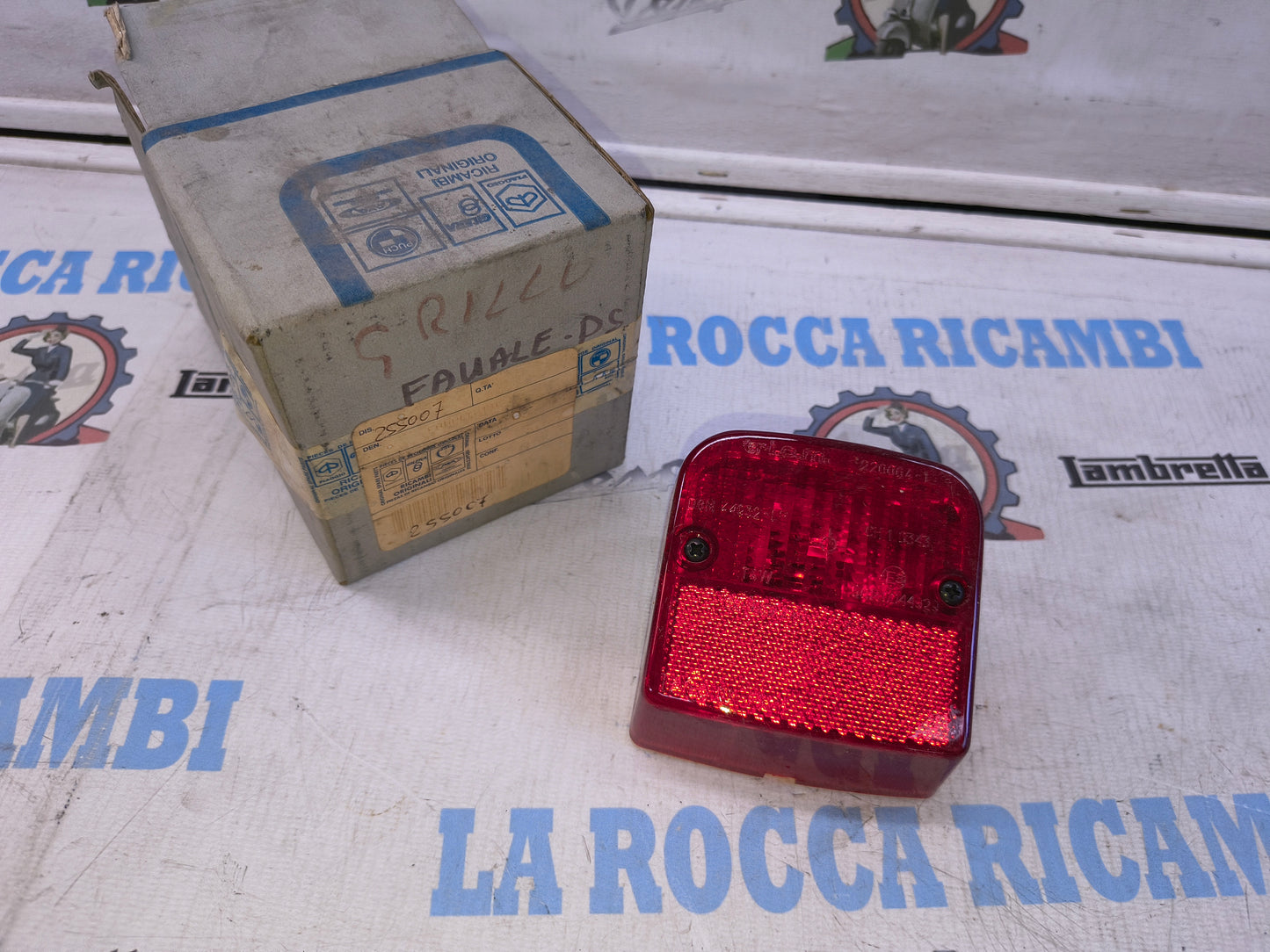Fanalino Posteriore Piaggio Grillo Originale 220064 / 255007