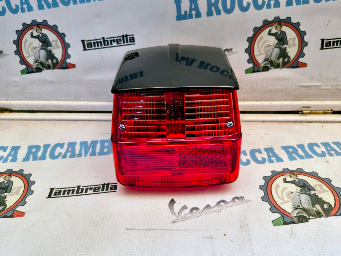 Fanalino Posteriore Vespa TS/GTR/Rally/Sprint Veloce (Tetto Nero) R.O. 121017