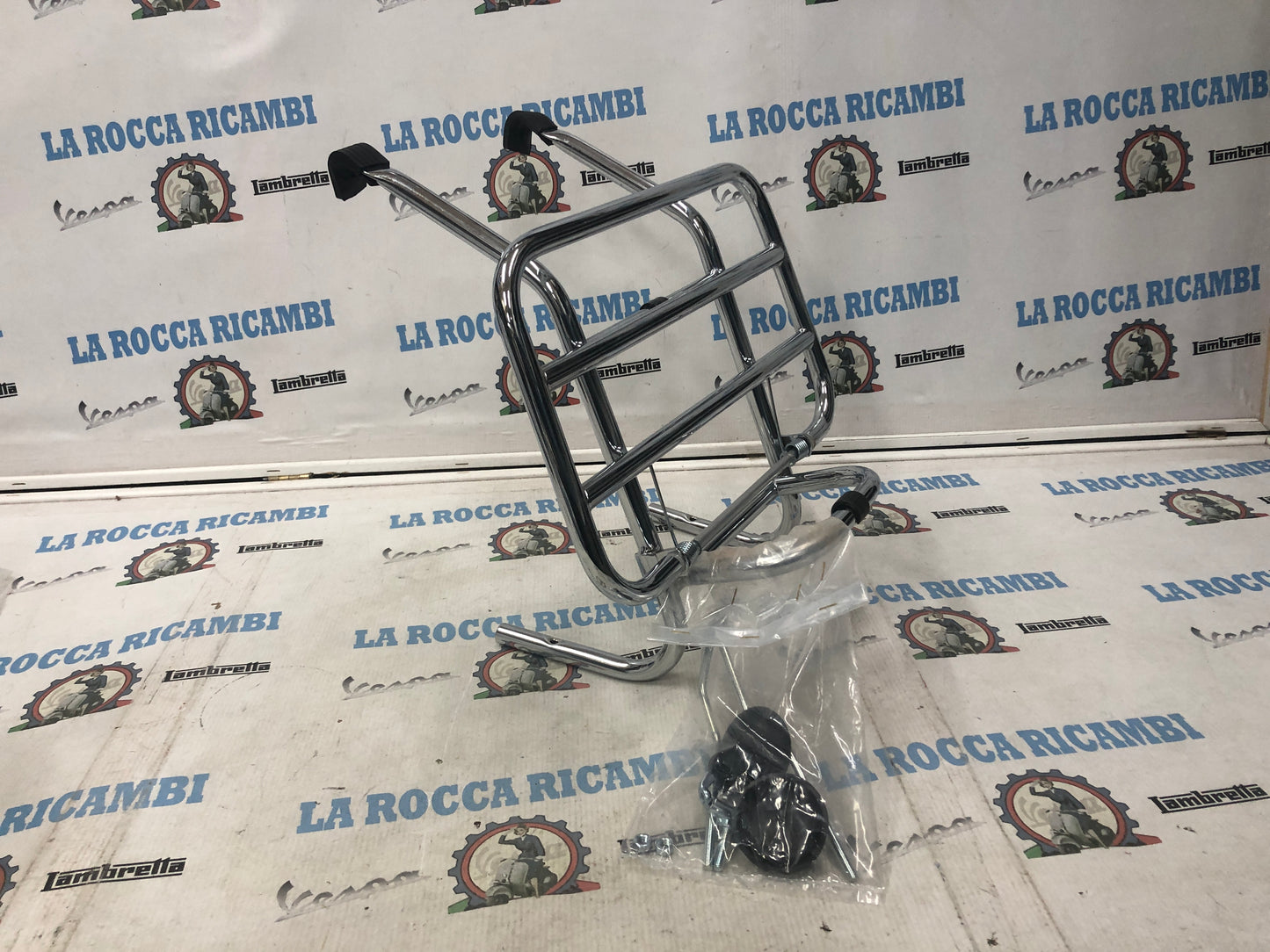 Portapacchi Anteriore Cromato Vespa 50 / PX / T5 / SPRINT / GTR e Varie