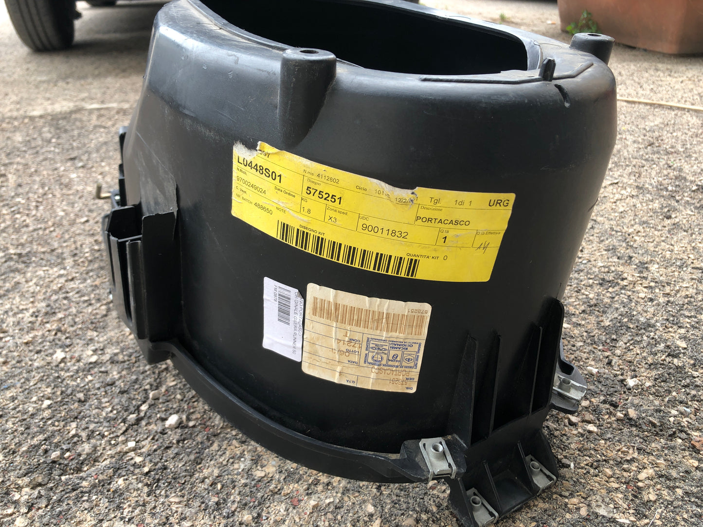 VANO PORTACASCO ORIGINALE GILERA RUNNER 50 /  575251