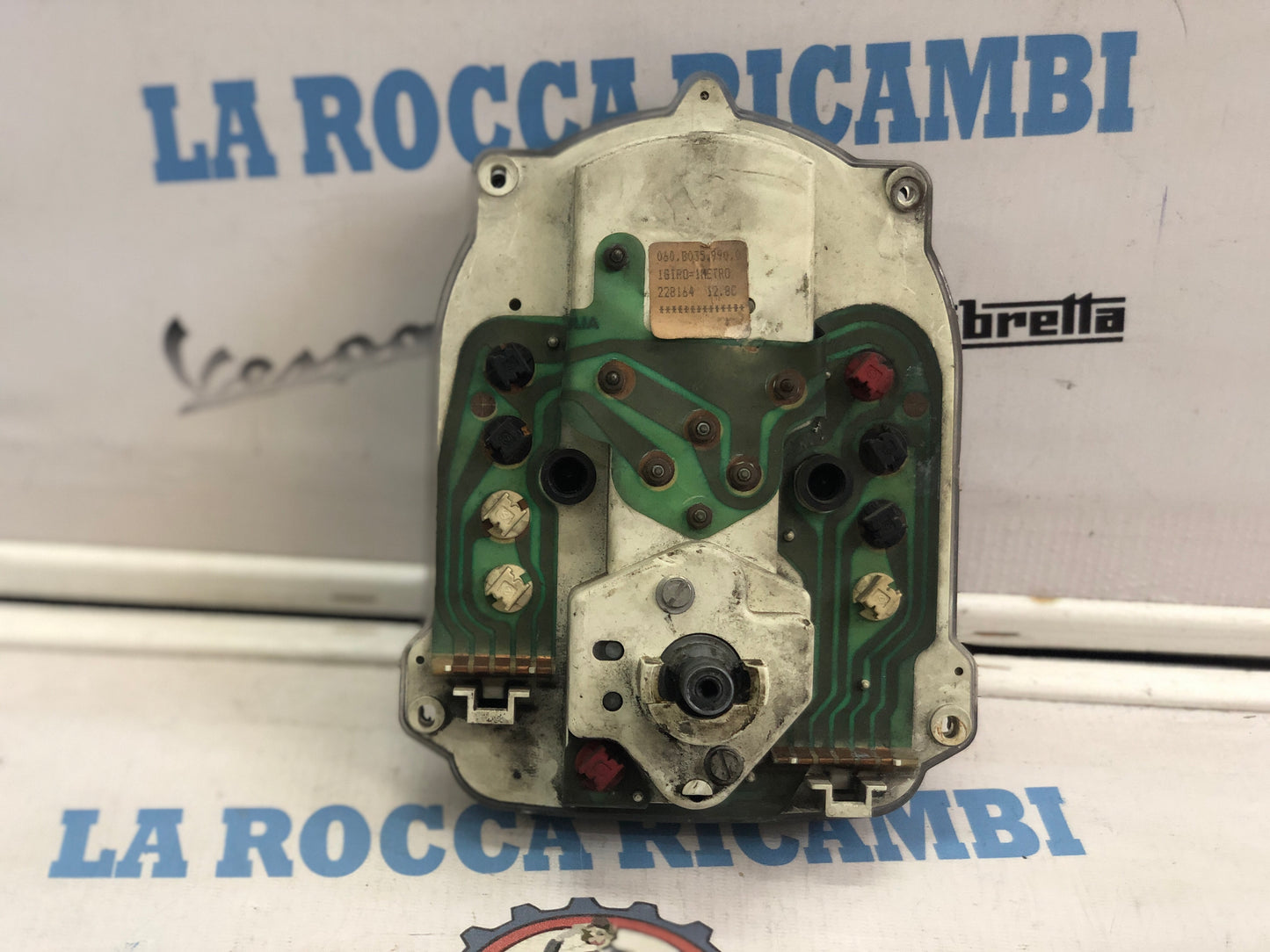Contachilometri Contagiri Vespa COSA 1 Scala 120 KMH [OCCASIONALE]