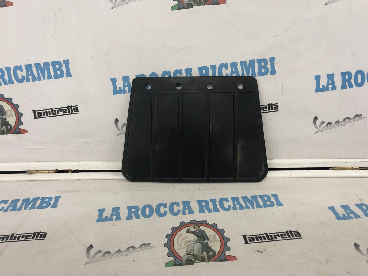 Paraschizzi / Pettolina parafango ruote posteriore APE MP 500 / 501 / 550 / 600 / 601 MPF