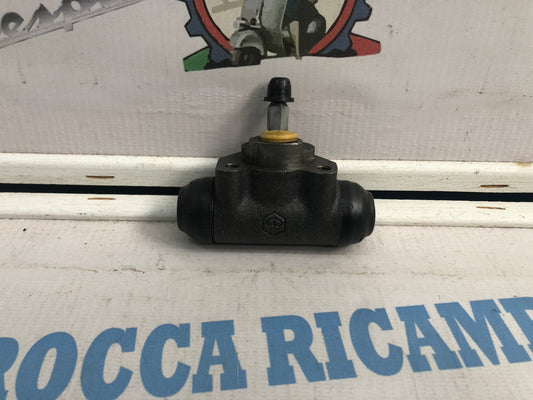 Cilindretto pompa freno posteriore per APE 50 1 prima serie r.o. 117446 con cono convesso Ø cilindro 19 mm