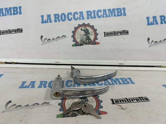 MANIGLIE ESTERNE PORTA COMPLETA DI CHIAVI PIAGGIO APE 150 AC - 175 AD