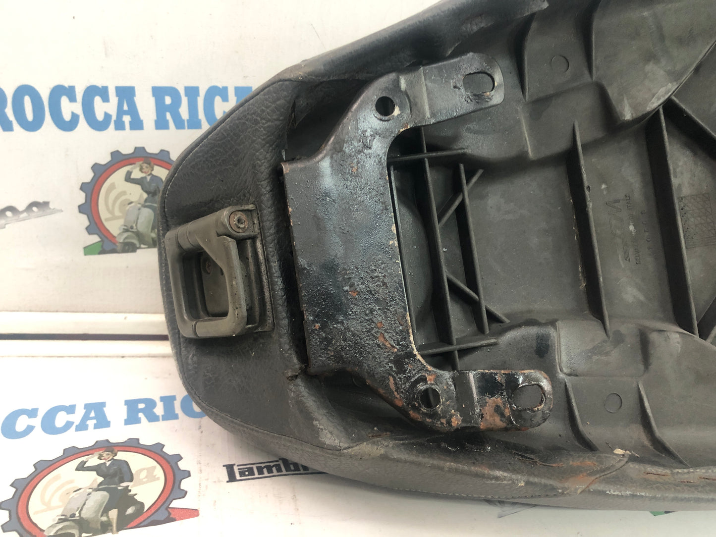 Sella / Sellone Vespa COSA 2 (No chiavi)