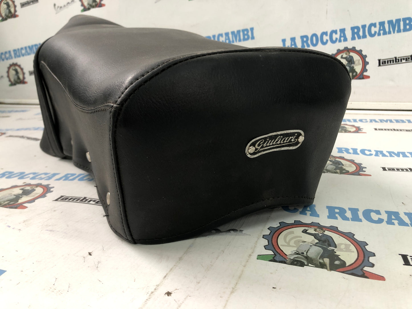 Sella Giuliari per MOTO GUZZI