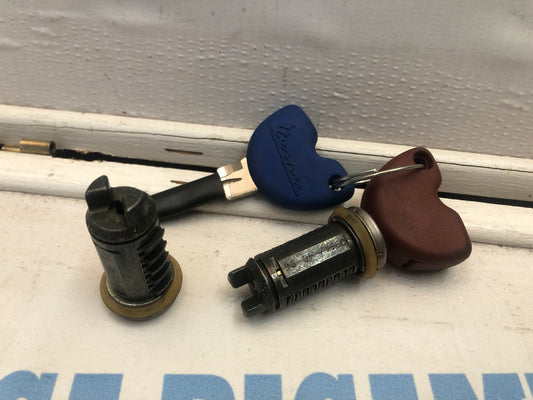 Kit cilindretti con chiavi Vespa ET2 / ET4 Originale