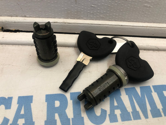 Kit cilindretti con chiavi Vespa ET2 / ET4 Originale PIAGGIO