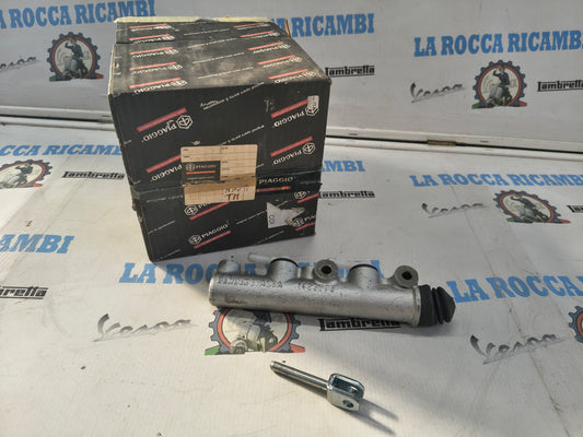 2495205 PIAGGIO POMPA FRENO PER APE TM P703 P703V FL2 420 ORIG. PIAGGIO